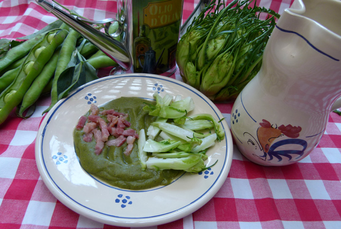 Purée of fresh fava beans with chicory from Galatina