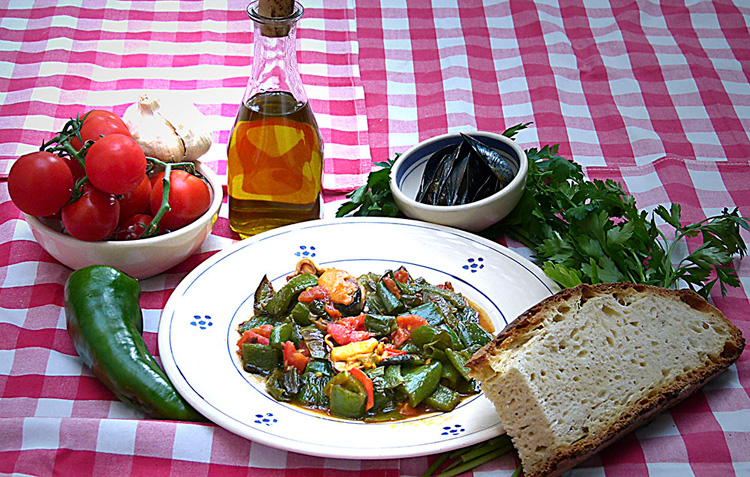 Green peppers with mussels